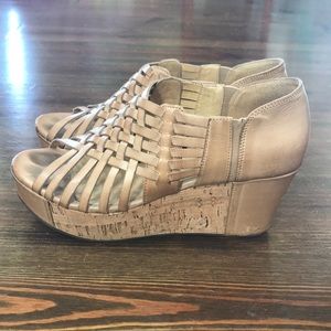 Chocolat Blu tan wedges size 8